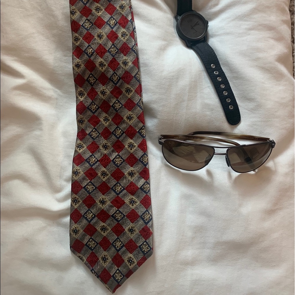 Liz Claiborne 100% silk tie